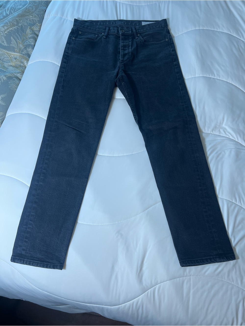 Rag & Bone Slim Straight Jeans in washed Black 33 x 32